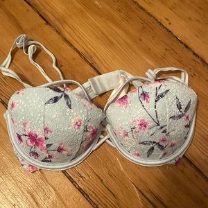 Victoria’s Secret push up bra